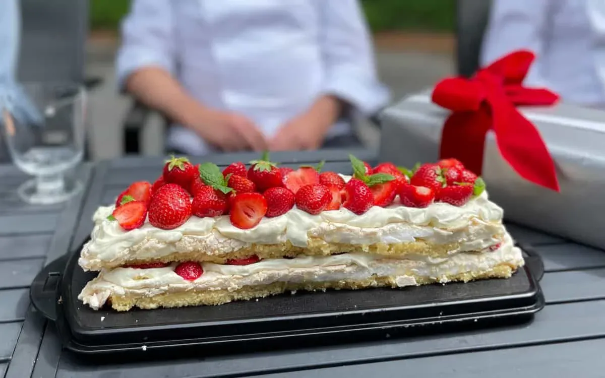 Tårta till midsommar Sommartårta